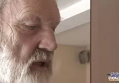 Nézd erőszakos szexvideó meg a videót pornó milf baszik fiatal szegecsekkel jó minőségű, kategória alatt Nagy Mellek.