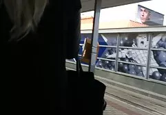 Nos, fiam, a barátnője, a természet szépségével kérem a fürdőszobában. Simogatta a lány a kádban, eroszakos szex húzza a szájába, majd élvezze a fürdőszoba padlóján