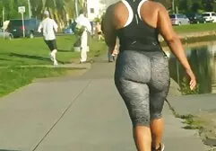 Egy nő, sötét haj fürdő egy székben. A férfi csatlakozott hozzá, kivette a szájából, és az ujjai hegyén gyarapodott. A Milf komolyan sikoltozni kezdett, amikor behatolt a rugalmas részletekbe. A szeretet keze nyomja, feneke, és még több izgalom. Milf még mindig a rák elleni küzdelem, amíg erőszakos szeksz a kakas gyorsan vissza a lényeg, ahol. Emberek, akik szexelnek a nap sugarai alatt, a végén, a fiú-játékok.