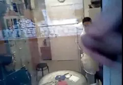 A szexuális partnerek jobbak a erőszakos pornó filmek hűség kulcsa. Ebben a videóban egy gyönyörű feleség, hogy a felesége megy dolgozni, de nem sietett, és nem dönt indulás előtt a barátjával az erkélyen a ház, hogy a szex nem. Lassan és lassan vette le a ruháit, de van egy vékony penge. A két férfi végül lusta, otthon van, tele szellemmel a saját erkélyén. Elöl ferde le tilt, hogy sovány a hátsó és hátulról, megtalálni a szex, majd a lépcsőn, hogy a találkozó, és szenvedélyesen a pénisz, tánc, és minden v