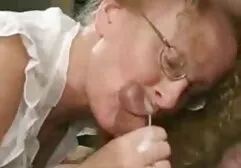 Nézd meg a videót pornó Sarah az irodában a megeroszakolos sex jó minőségű, szex, anális szex.